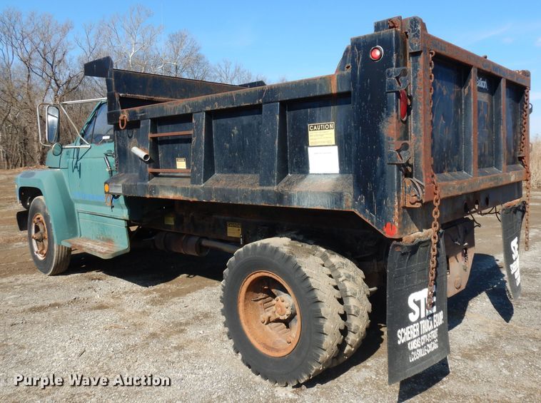 image for item ER9902 1986 Ford F700 dump truck