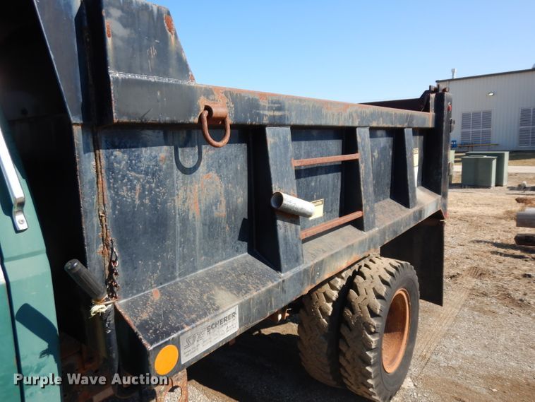 image for item ER9902 1986 Ford F700 dump truck