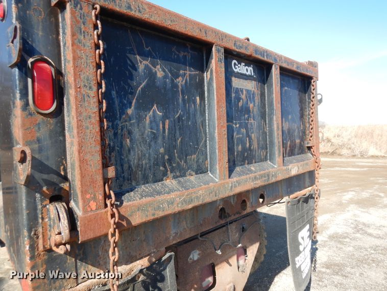 image for item ER9902 1986 Ford F700 dump truck