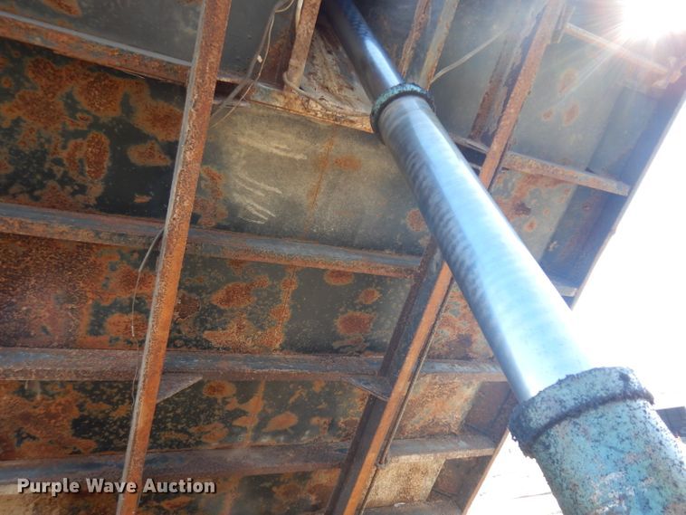 image for item ER9902 1986 Ford F700 dump truck