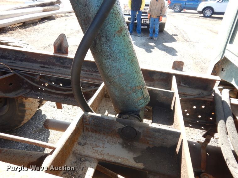 image for item ER9902 1986 Ford F700 dump truck