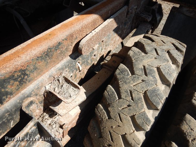 image for item ER9902 1986 Ford F700 dump truck