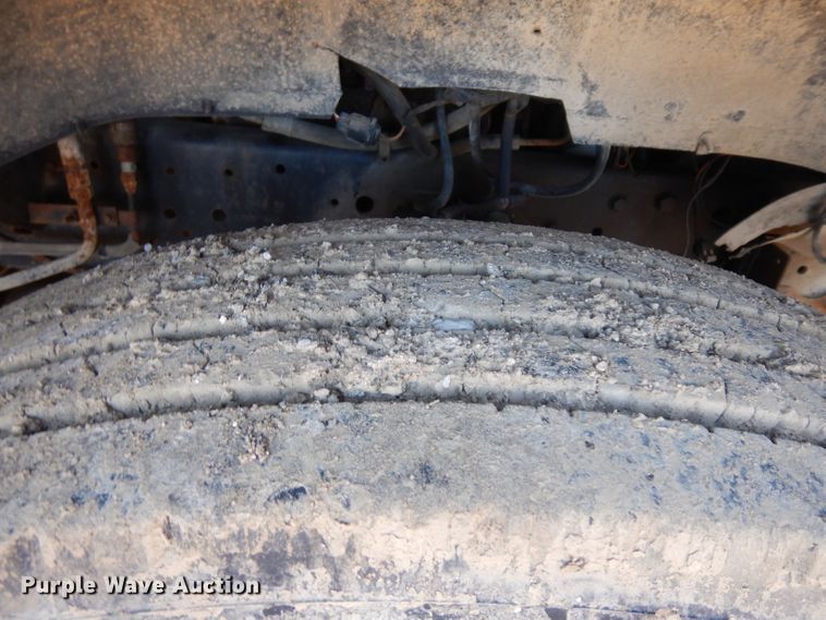 image for item ER9902 1986 Ford F700 dump truck