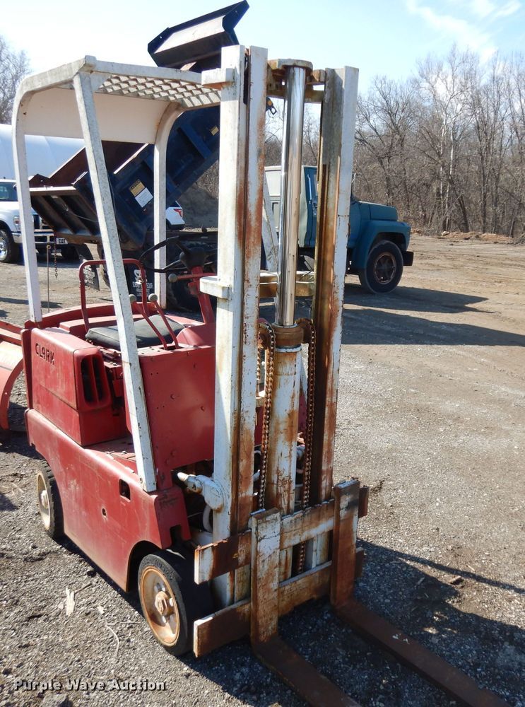 image for item ER9904 Clark 1632033 forklift