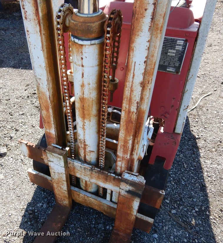 image for item ER9904 Clark 1632033 forklift