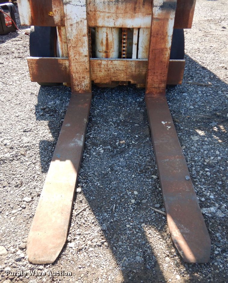 image for item ER9904 Clark 1632033 forklift