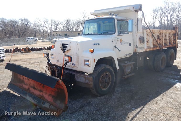 image for item ER9908 1995 Ford L8000 dump truck