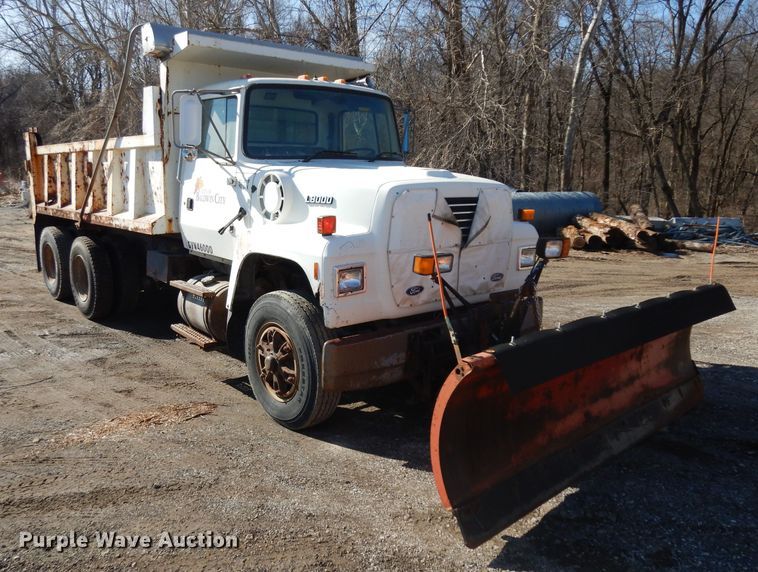 image for item ER9908 1995 Ford L8000 dump truck