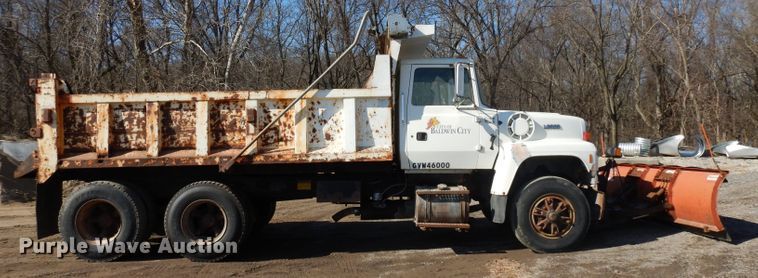 image for item ER9908 1995 Ford L8000 dump truck
