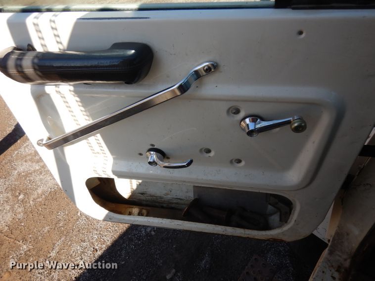 image for item ER9908 1995 Ford L8000 dump truck