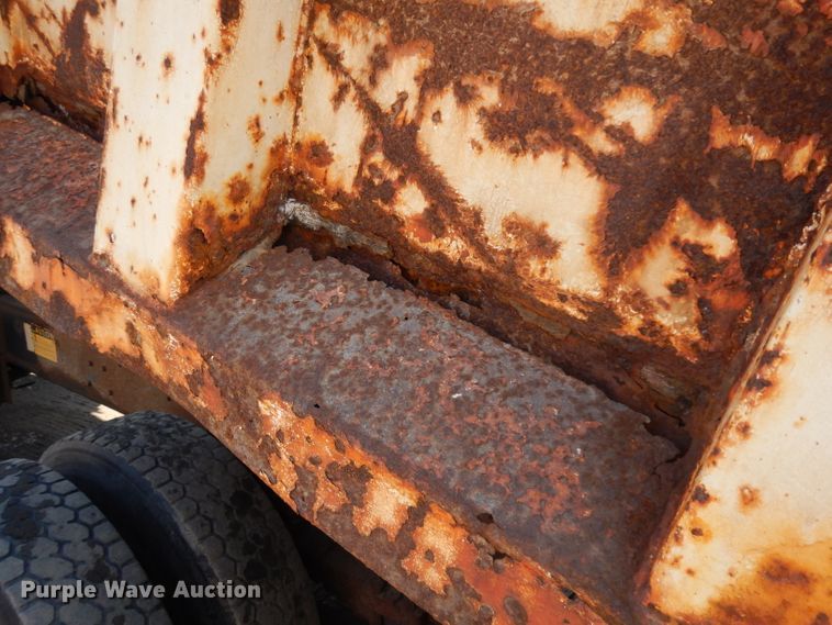 image for item ER9908 1995 Ford L8000 dump truck