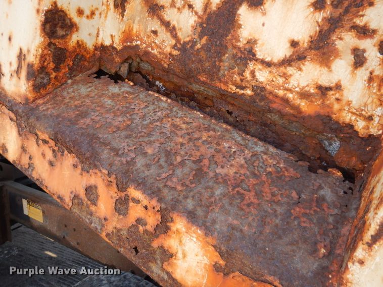 image for item ER9908 1995 Ford L8000 dump truck