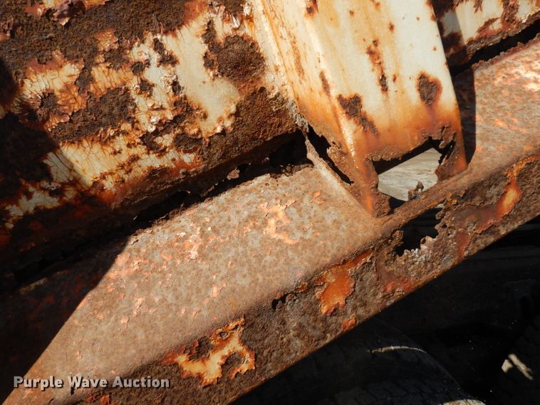 image for item ER9908 1995 Ford L8000 dump truck