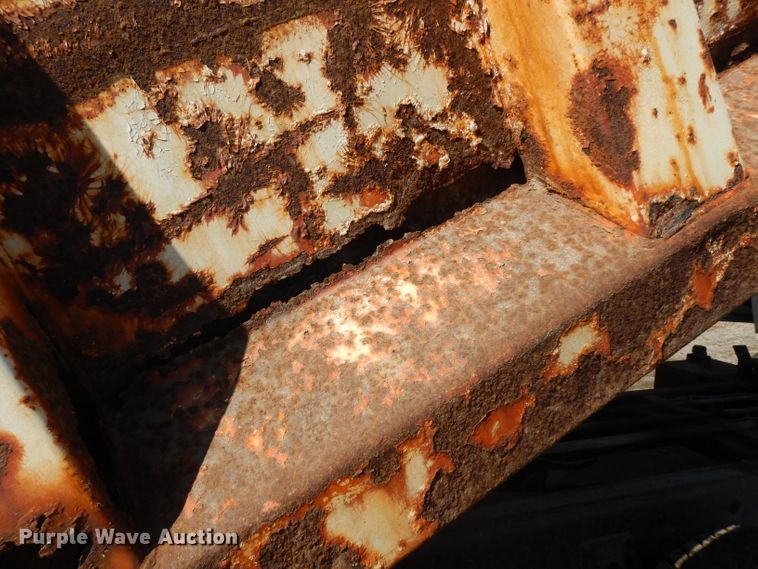 image for item ER9908 1995 Ford L8000 dump truck