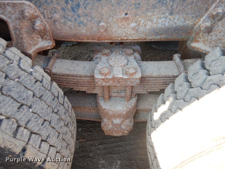 image for item ER9908 1995 Ford L8000 dump truck