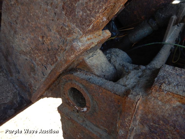 image for item ER9908 1995 Ford L8000 dump truck