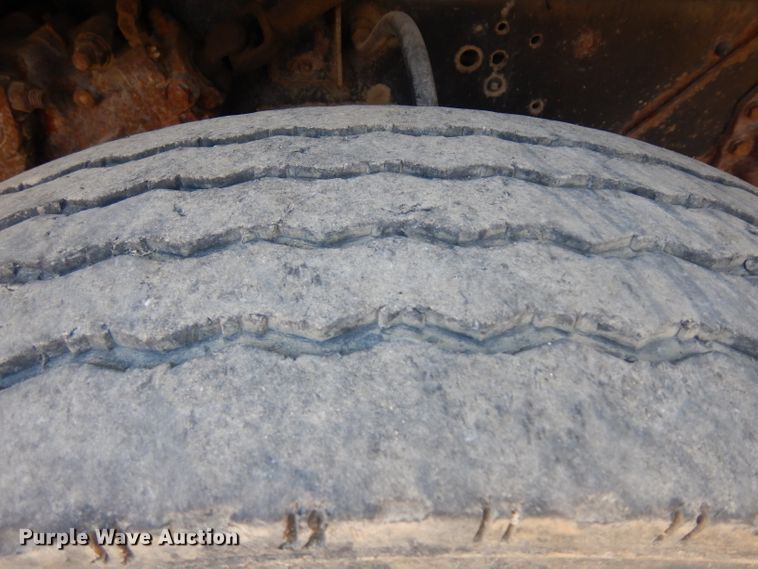 image for item ER9908 1995 Ford L8000 dump truck