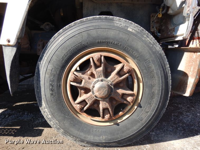 image for item ER9908 1995 Ford L8000 dump truck