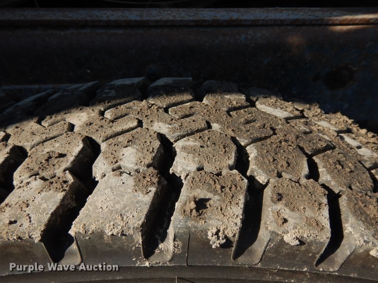 image for item ER9908 1995 Ford L8000 dump truck