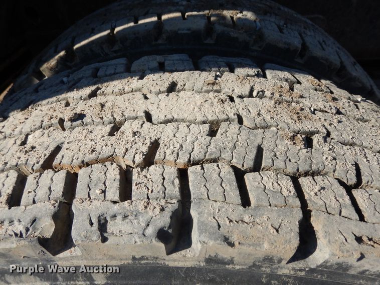 image for item ER9908 1995 Ford L8000 dump truck