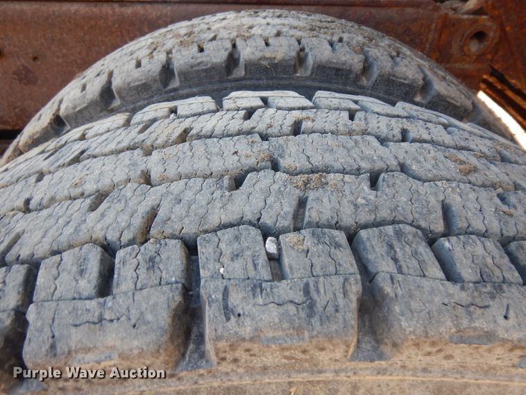 image for item ER9908 1995 Ford L8000 dump truck