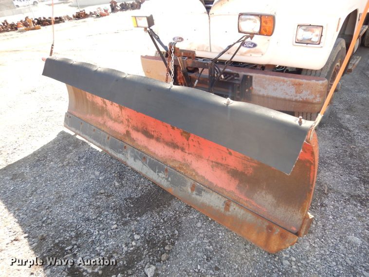 image for item ER9908 1995 Ford L8000 dump truck