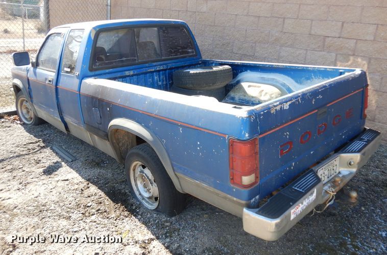 image for item ER9916 1992 Dodge Dakota Club Cab pickup truck