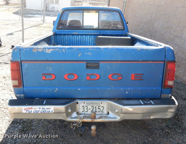 image for item ER9916 1992 Dodge Dakota Club Cab pickup truck