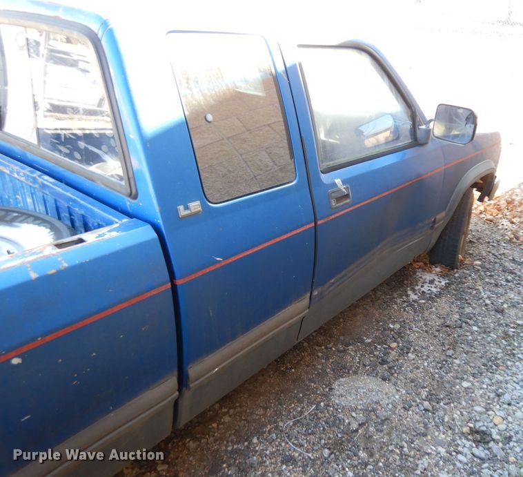 image for item ER9916 1992 Dodge Dakota Club Cab pickup truck