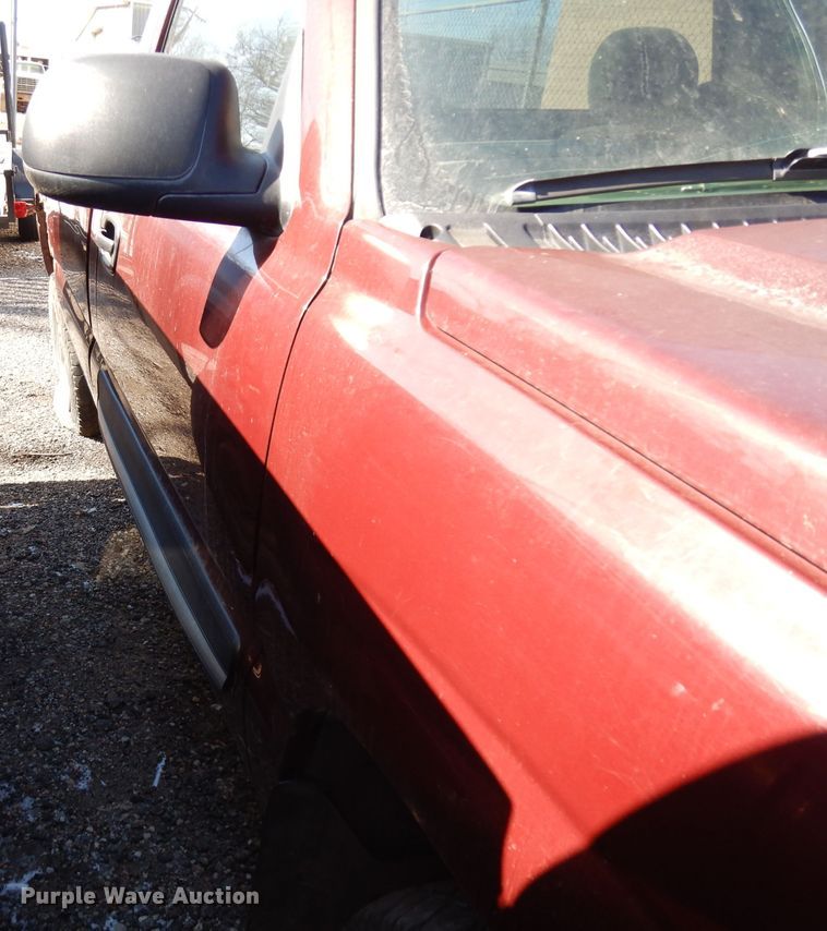 image for item ER9918 2003 Chevrolet Silverado 1500 pickup truck