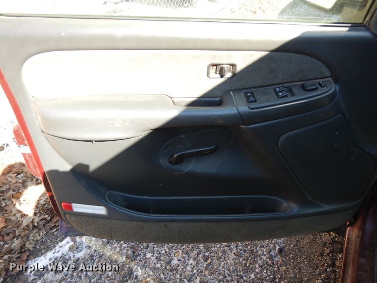 image for item ER9918 2003 Chevrolet Silverado 1500 pickup truck