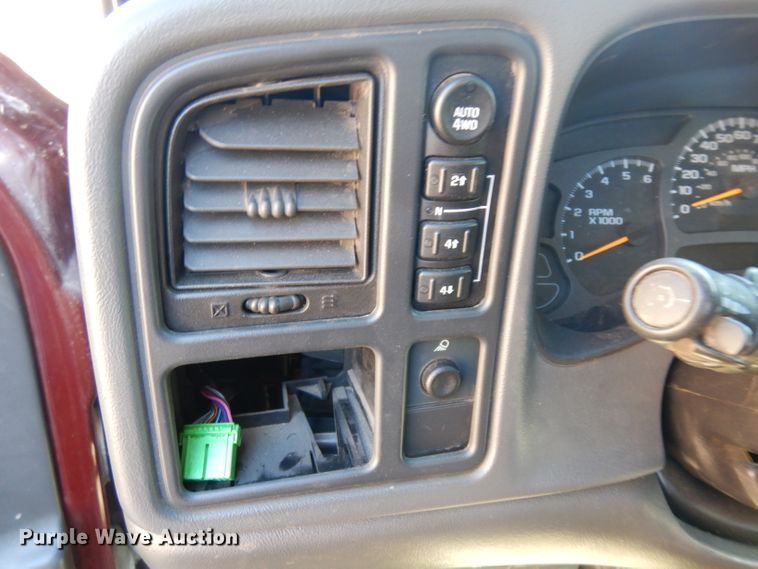 image for item ER9918 2003 Chevrolet Silverado 1500 pickup truck