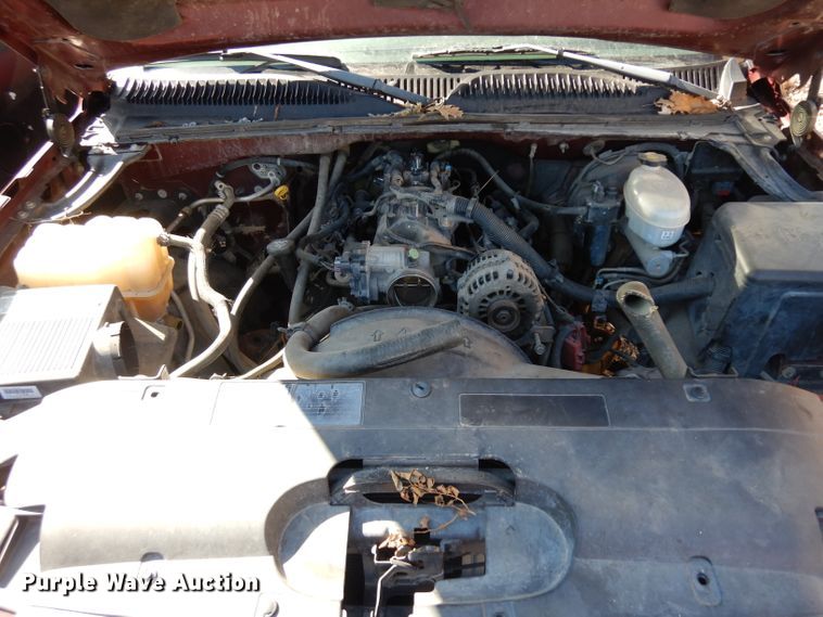 image for item ER9918 2003 Chevrolet Silverado 1500 pickup truck