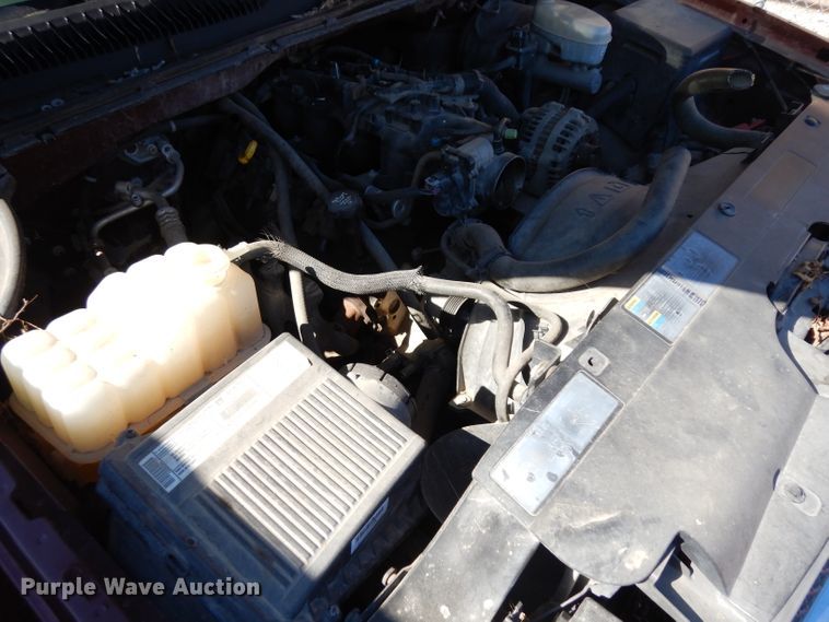 image for item ER9918 2003 Chevrolet Silverado 1500 pickup truck