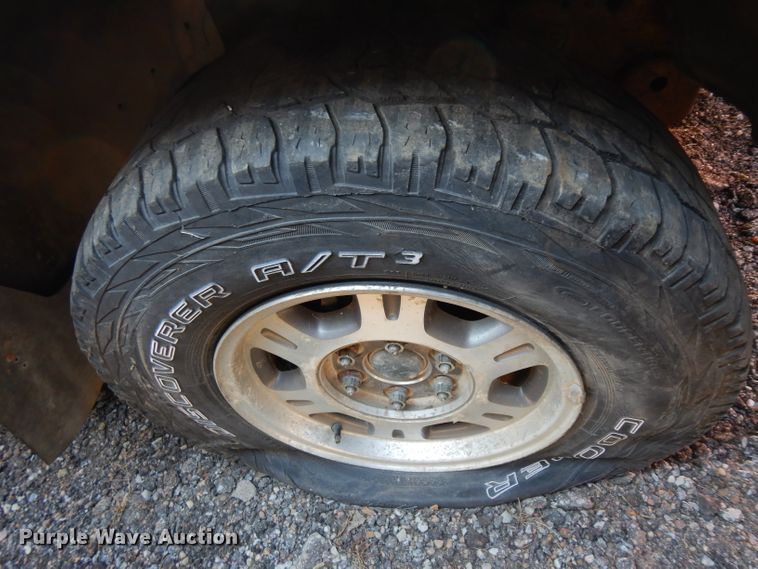 image for item ER9918 2003 Chevrolet Silverado 1500 pickup truck