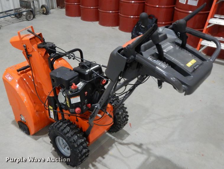 image for item ER9922 Husqvarna ST224 snow blower