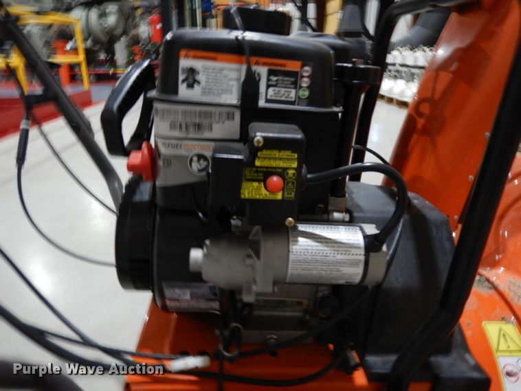 image for item ER9922 Husqvarna ST224 snow blower