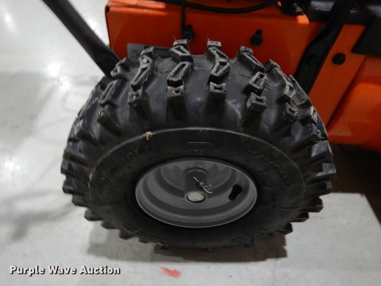image for item ER9922 Husqvarna ST224 snow blower