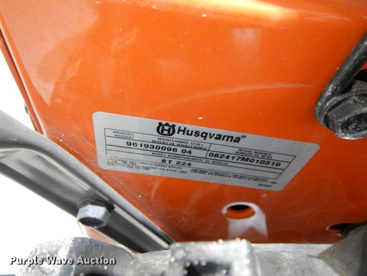 image for item ER9922 Husqvarna ST224 snow blower