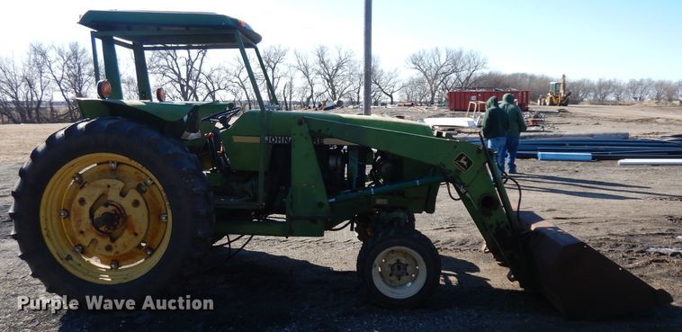 image for item ER9945 1984 John Deere 2350 tractor