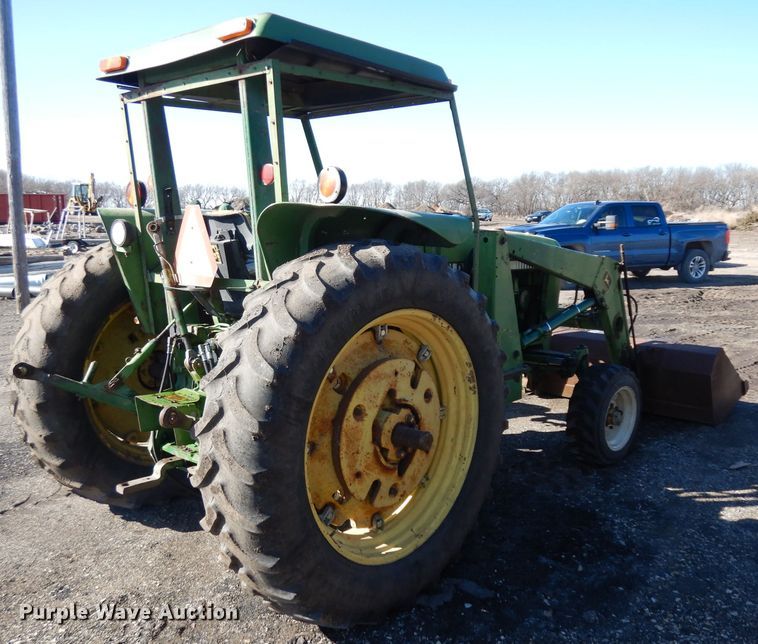image for item ER9945 1984 John Deere 2350 tractor