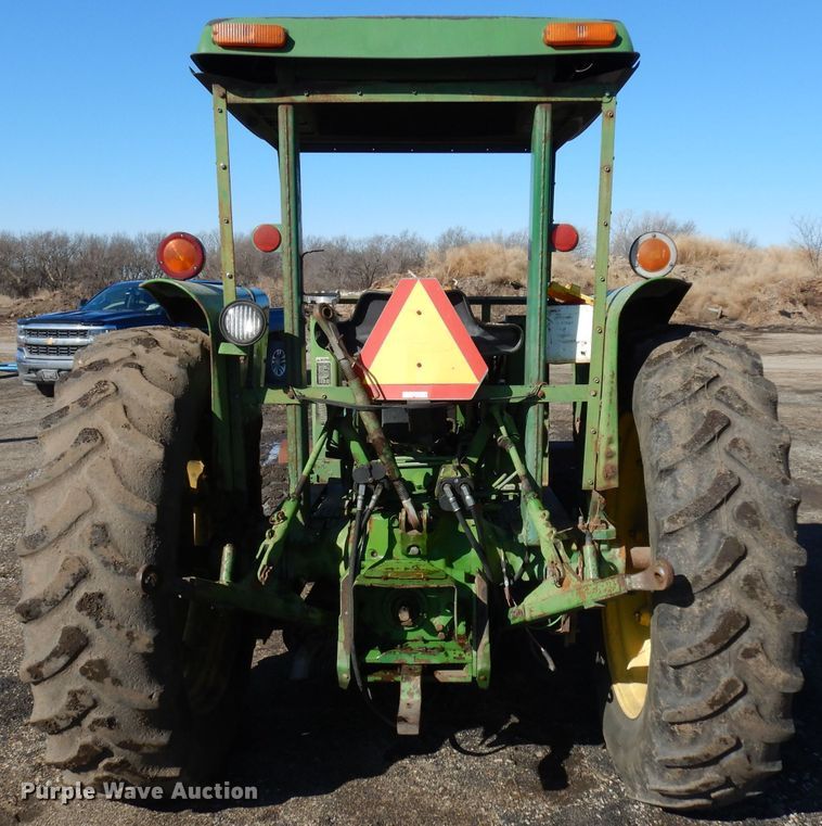 image for item ER9945 1984 John Deere 2350 tractor