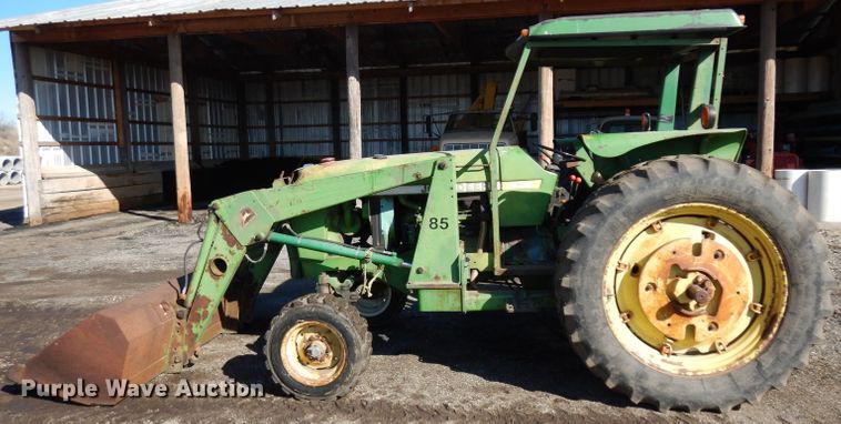 image for item ER9945 1984 John Deere 2350 tractor