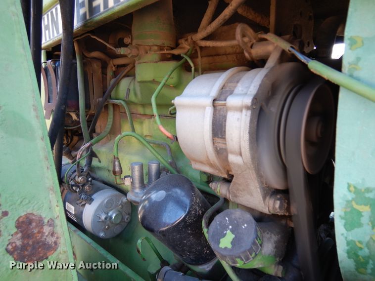 image for item ER9945 1984 John Deere 2350 tractor