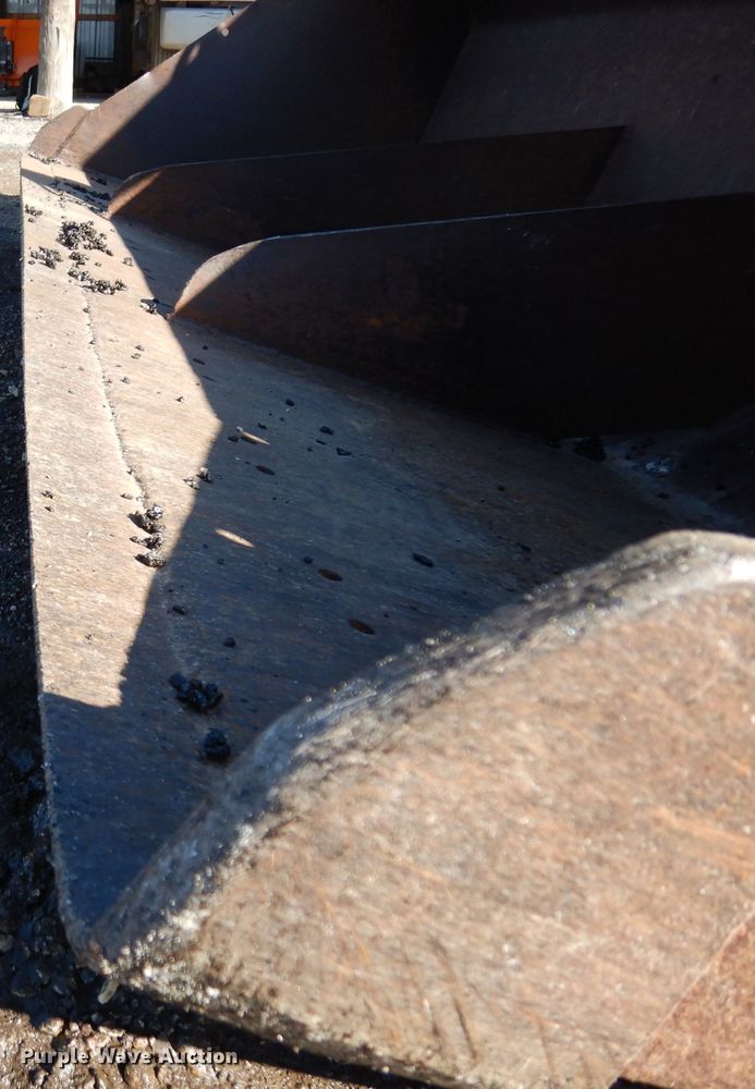 image for item ER9945 1984 John Deere 2350 tractor