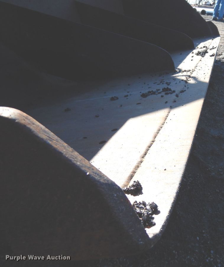 image for item ER9945 1984 John Deere 2350 tractor