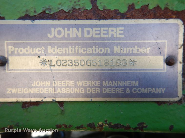 image for item ER9945 1984 John Deere 2350 tractor