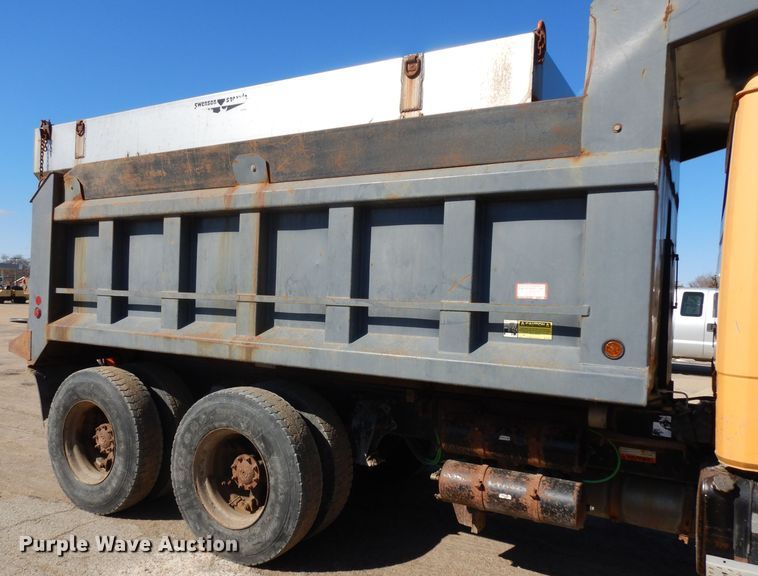 image for item ER9959 1995 Freightliner FL80 dump truck