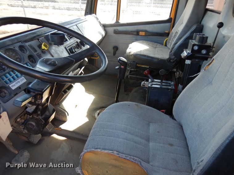 image for item ER9959 1995 Freightliner FL80 dump truck