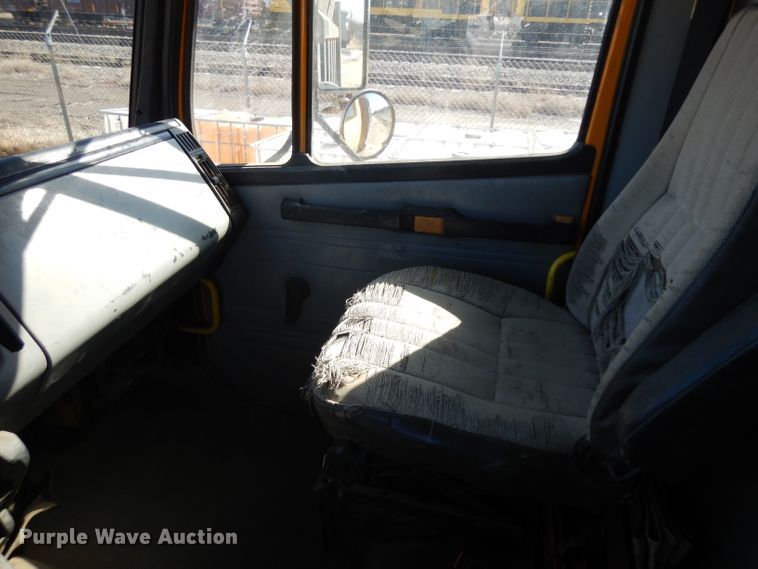 image for item ER9959 1995 Freightliner FL80 dump truck